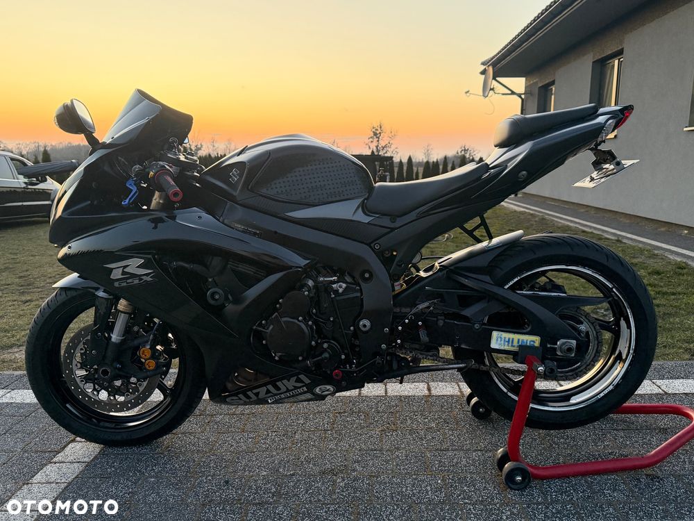Suzuki GSX-R - 1
