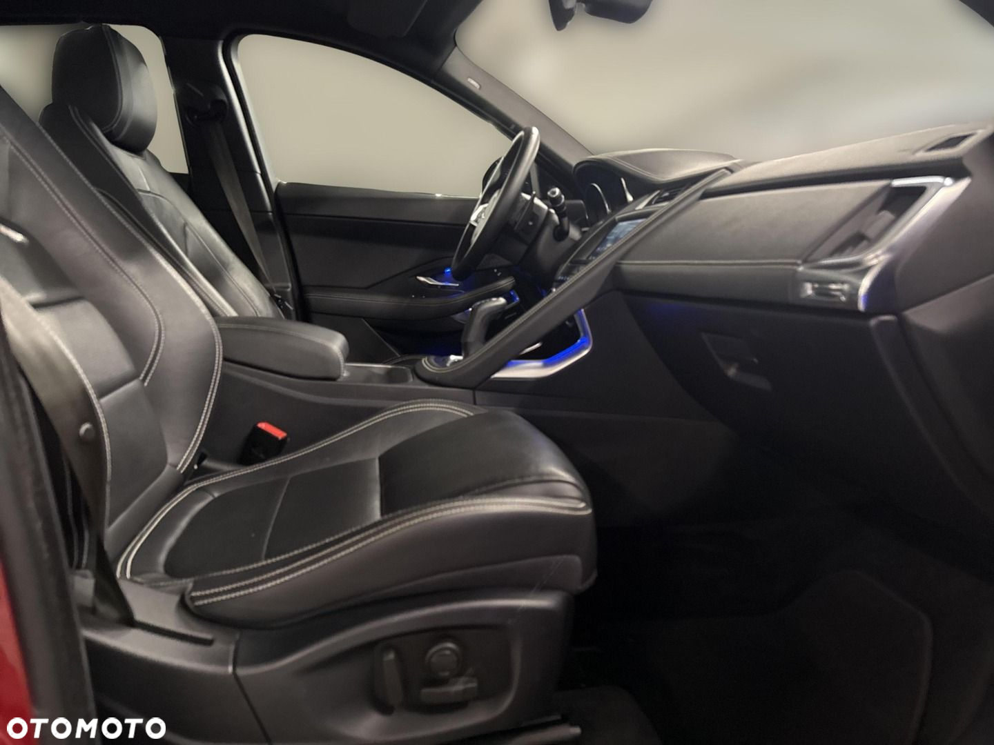 Jaguar E-Pace 2.0 i4P AWD R-Dynamic - 17