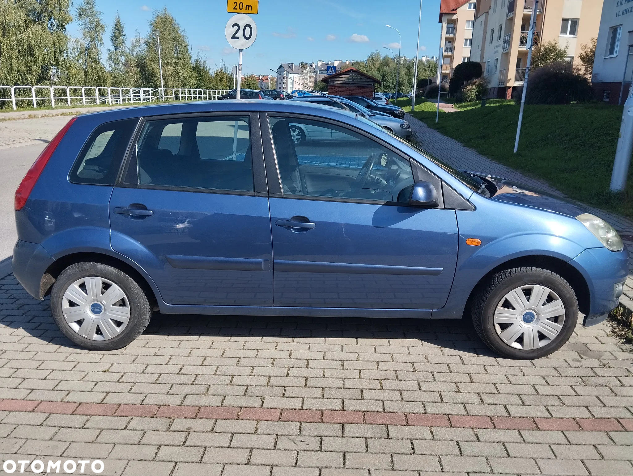 Ford Fiesta 1.4 Ambiente - 13