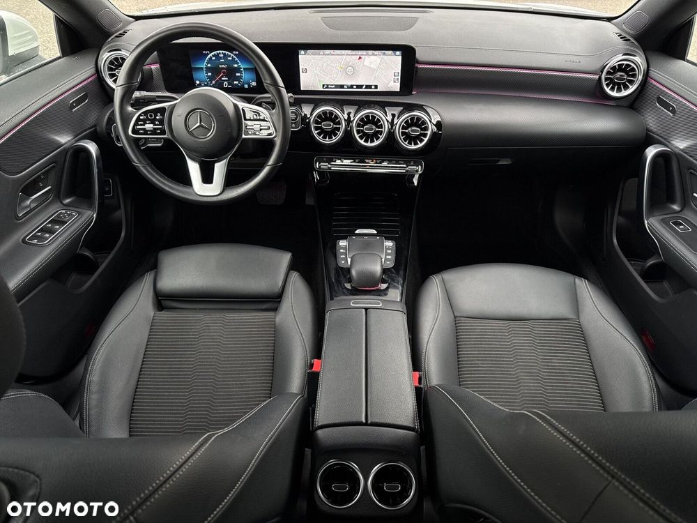 Mercedes-Benz CLA - 27