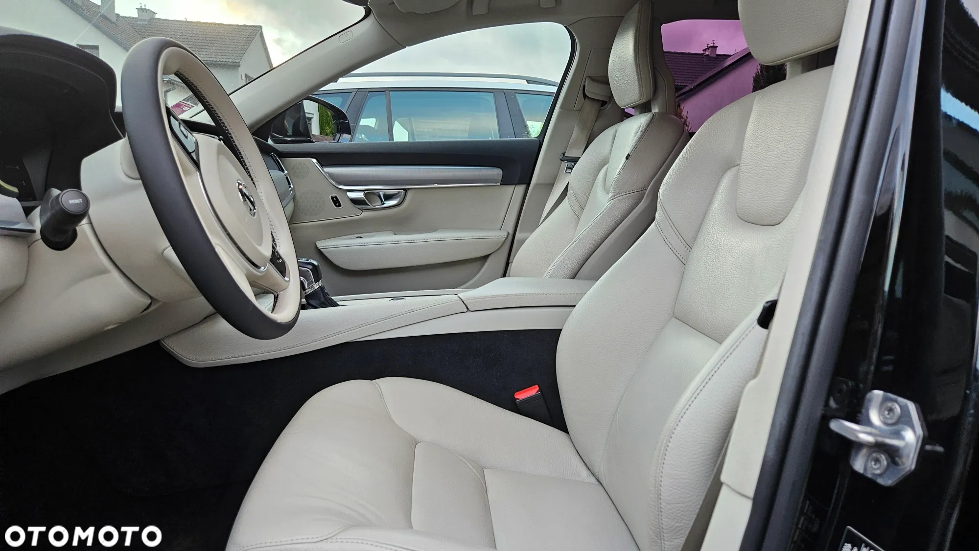 Volvo V90 D4 Momentum - 26
