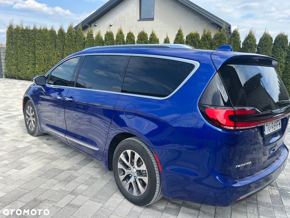 Chrysler Pacifica - 4