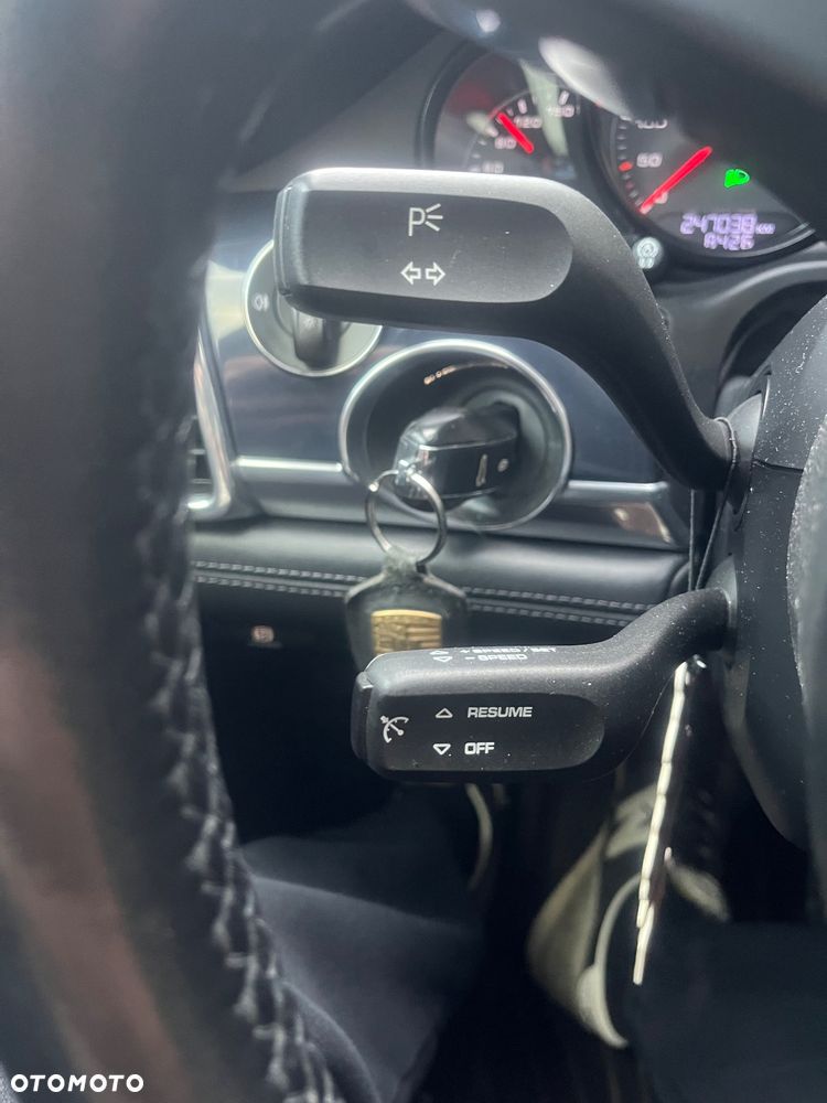 Porsche Panamera 4S - 19