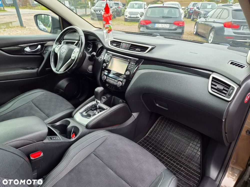 Nissan Qashqai 1.6 DCi Xtronic TEKNA - 24