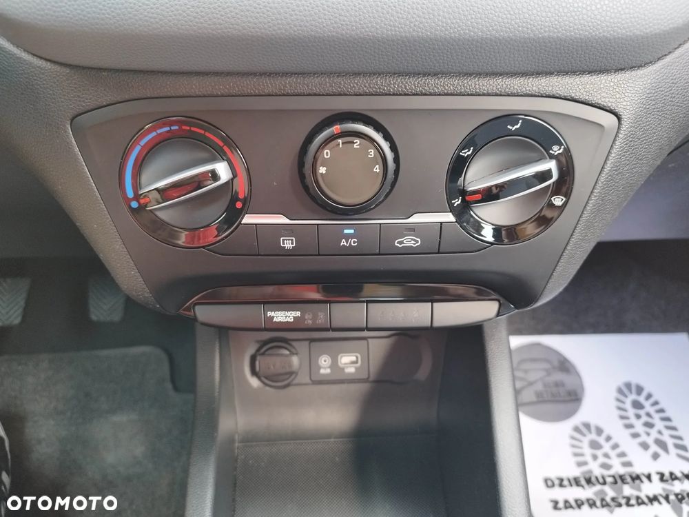 Hyundai i20 blue 1.2 Classic - 15
