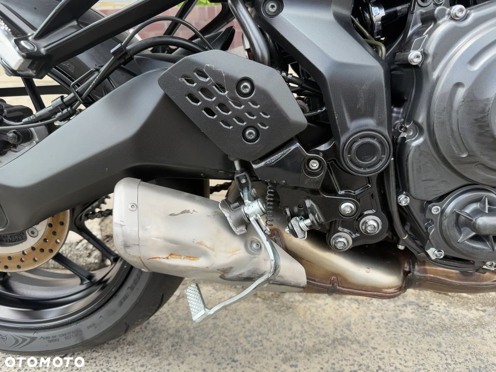 Yamaha MT - 27