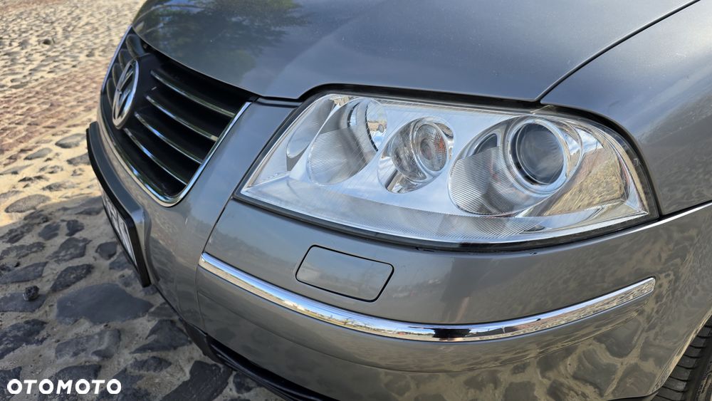 Volkswagen Passat 2.5 TDI Highline Tiptr - 20