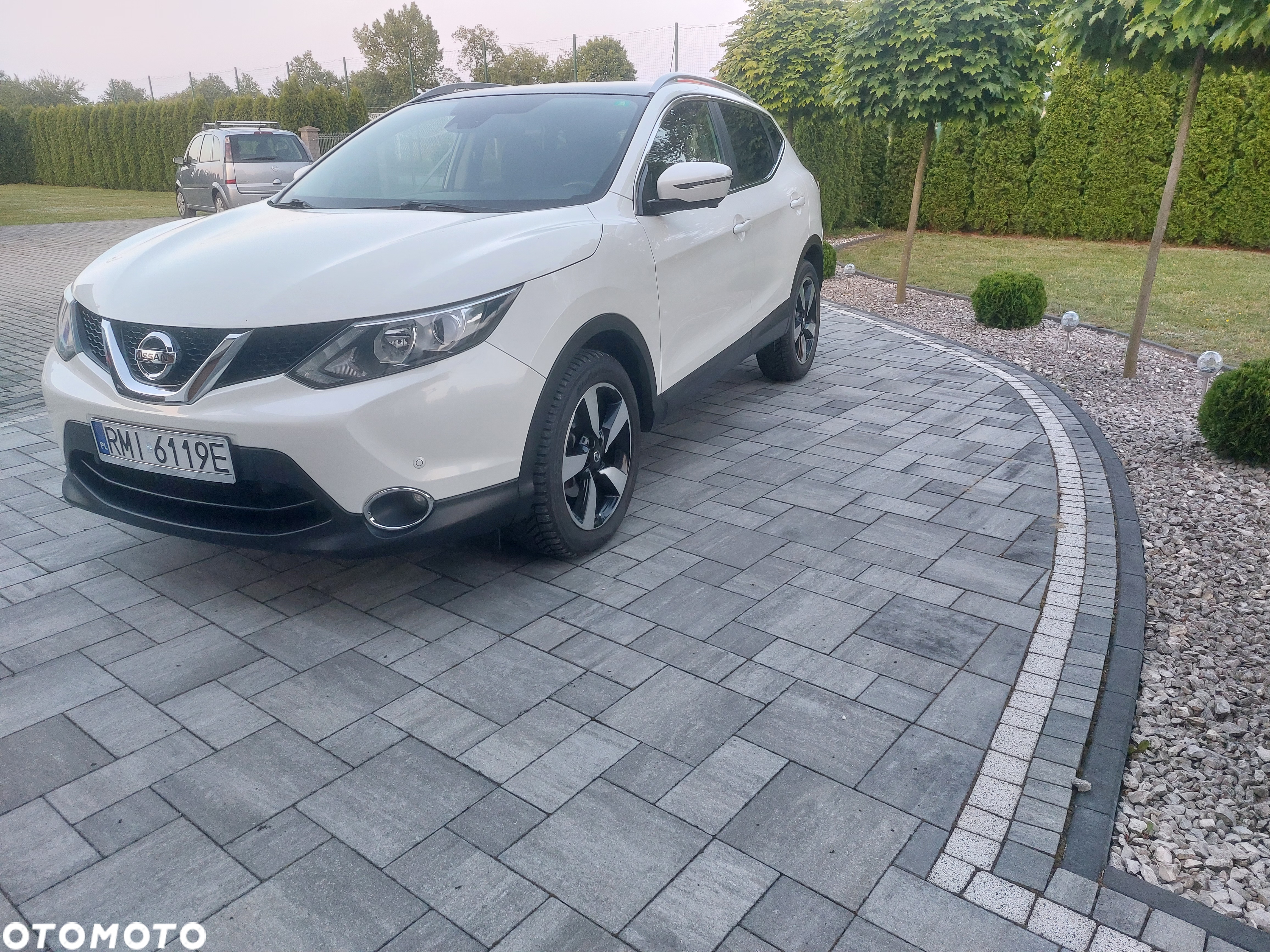 Nissan Qashqai - 11