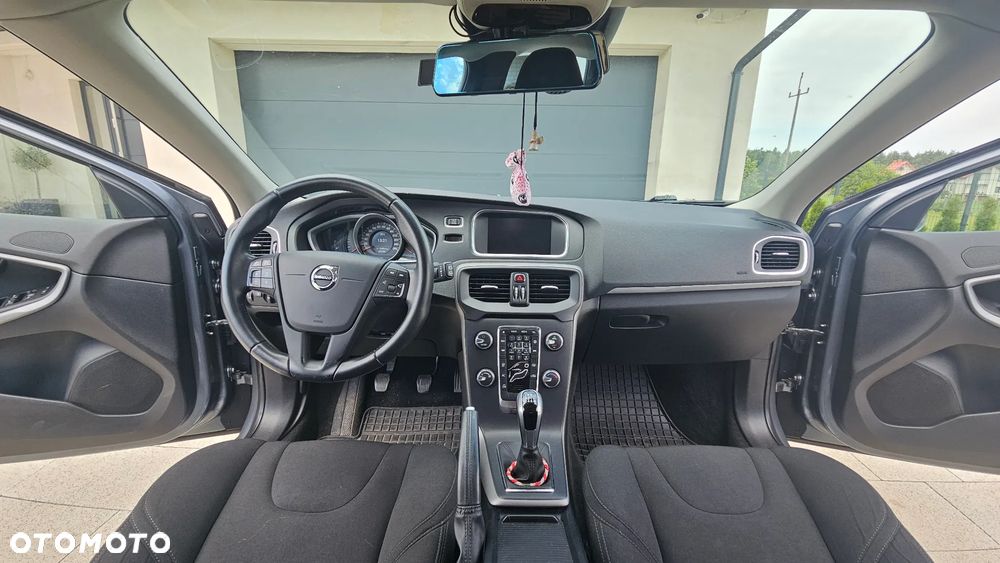 Volvo V40 D2 - 13