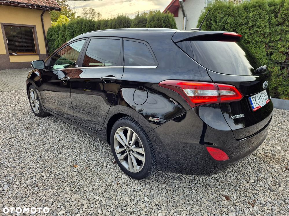 Hyundai i30 blue Kombi 1.6 GDi Passion - 6