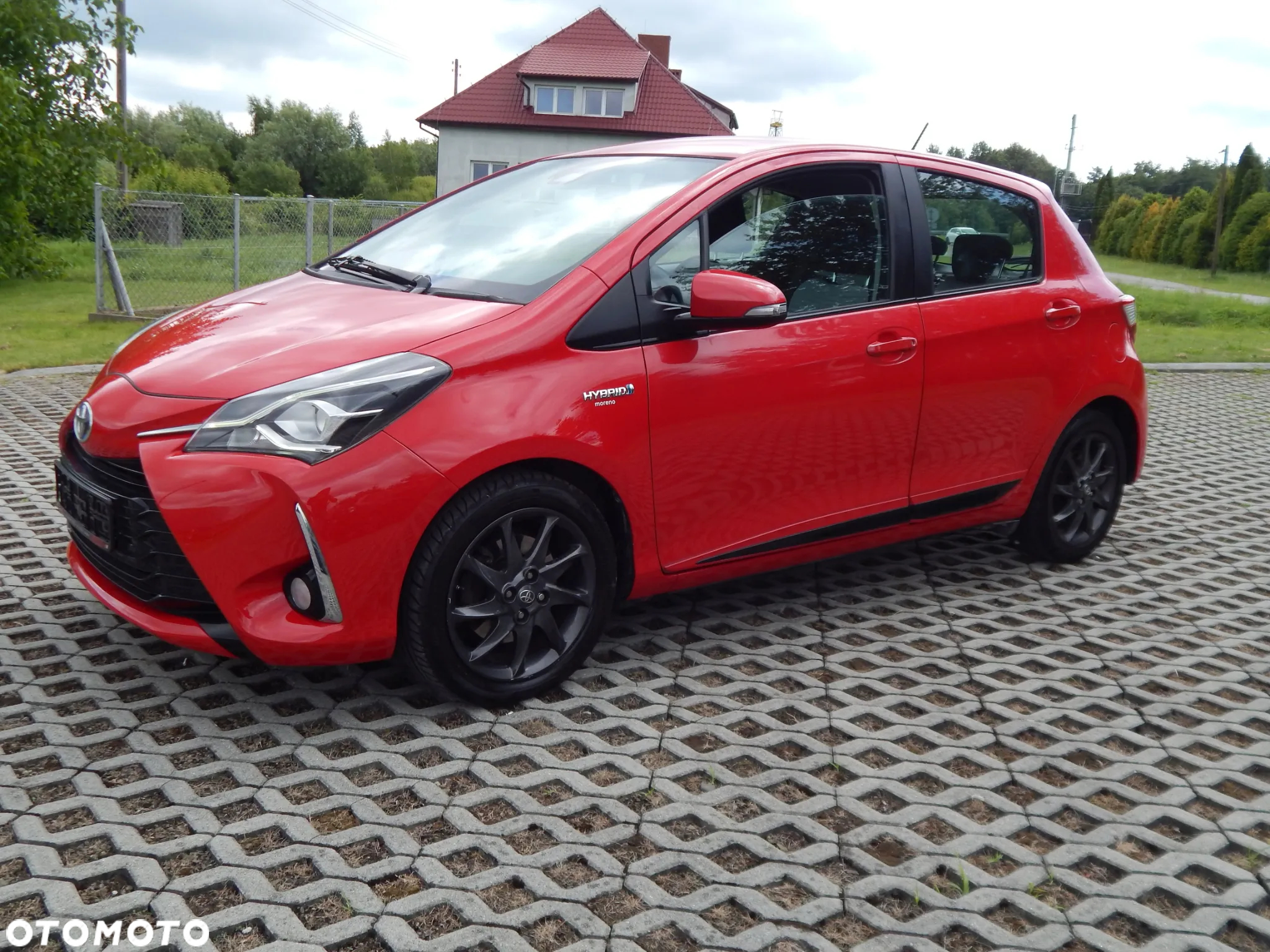 Toyota Yaris Hybrid 100 Premium - 3