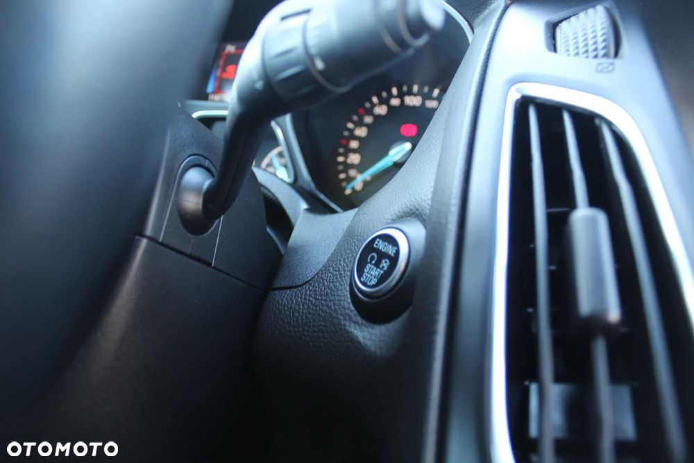 Ford Focus 1.0 EcoBoost Titanium - 29