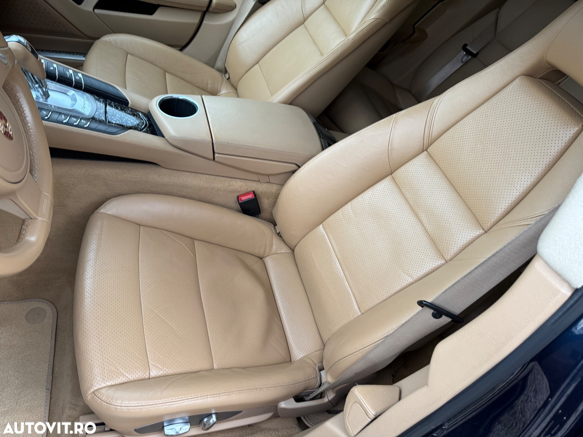 Porsche Panamera 4 PDK Platinum Edition - 32