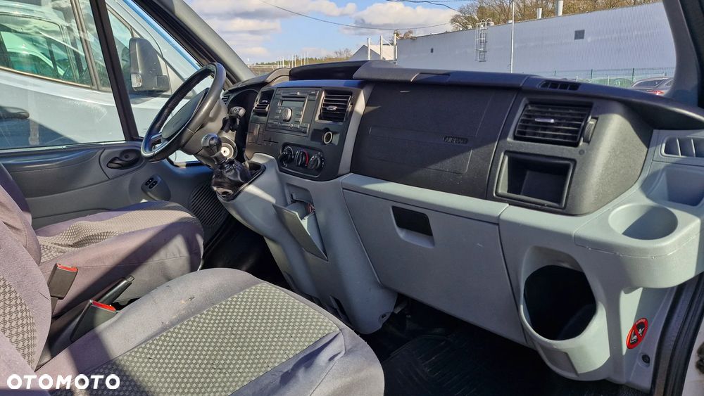 Ford Transit - 9