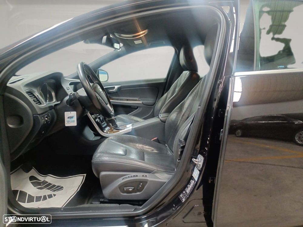 Volvo V60 2.4 D6 Momentum AWD Phev - 7