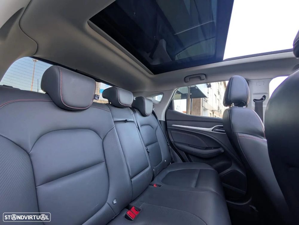 MG ZS EV 72.6 kWh Luxury - 12