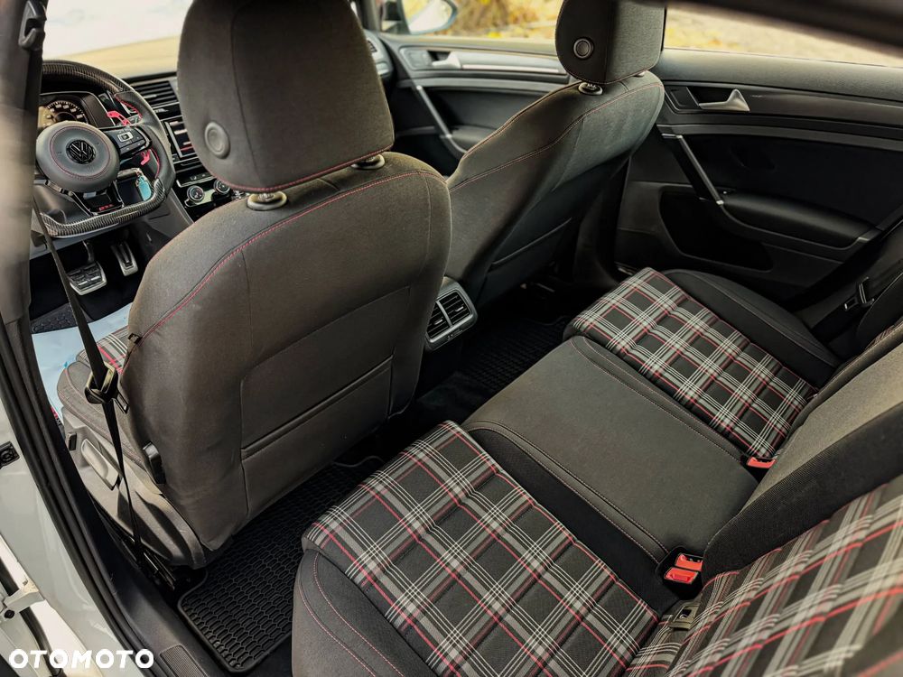 Volkswagen Golf 2.0 TSI GTI DSG - 12