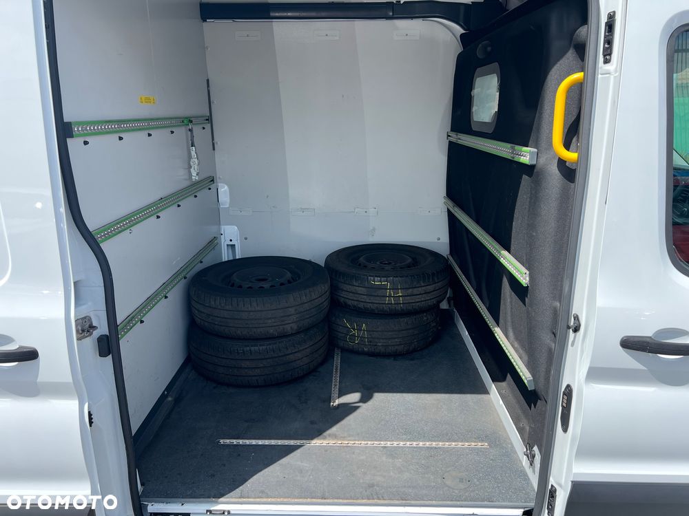 Ford Transit - 23