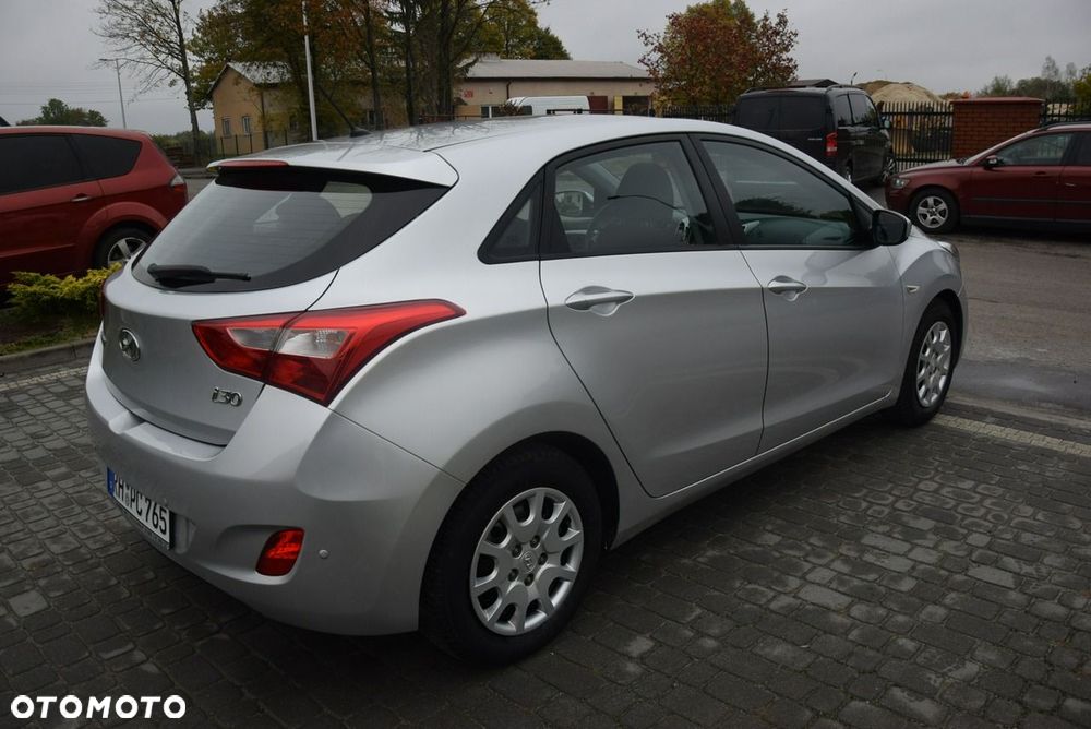 Hyundai i30 1.4 Classic + - 12