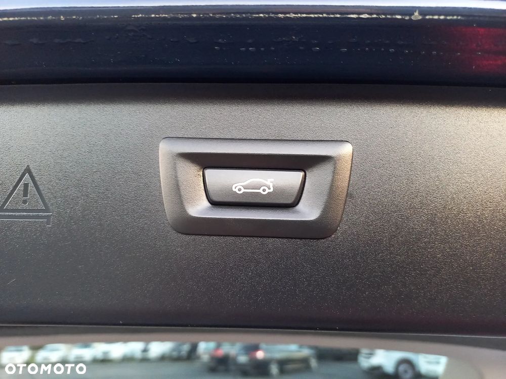 BMW Seria 5 520d - 25