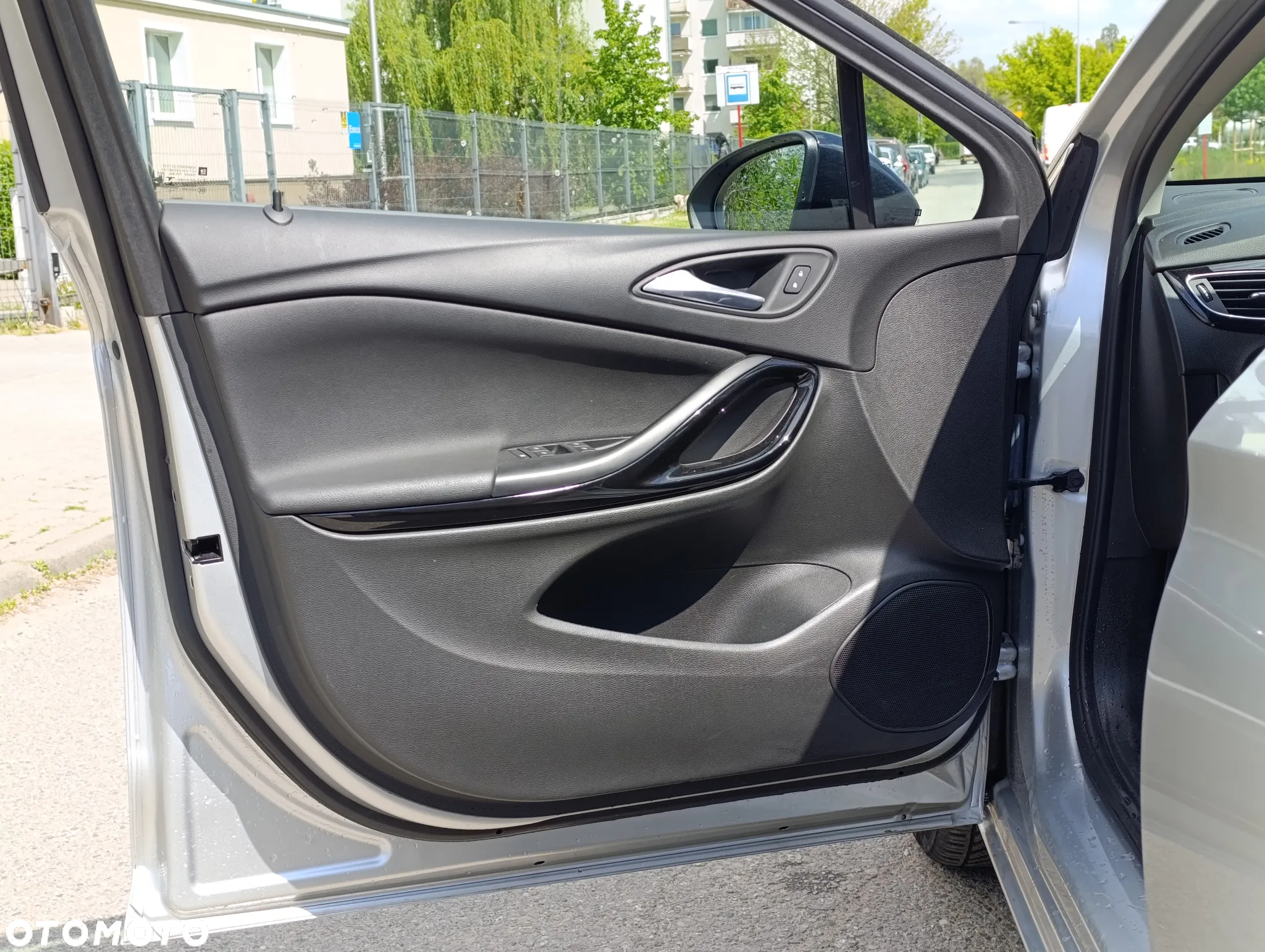 Opel Astra V 1.2 T Elegance S&S - 17