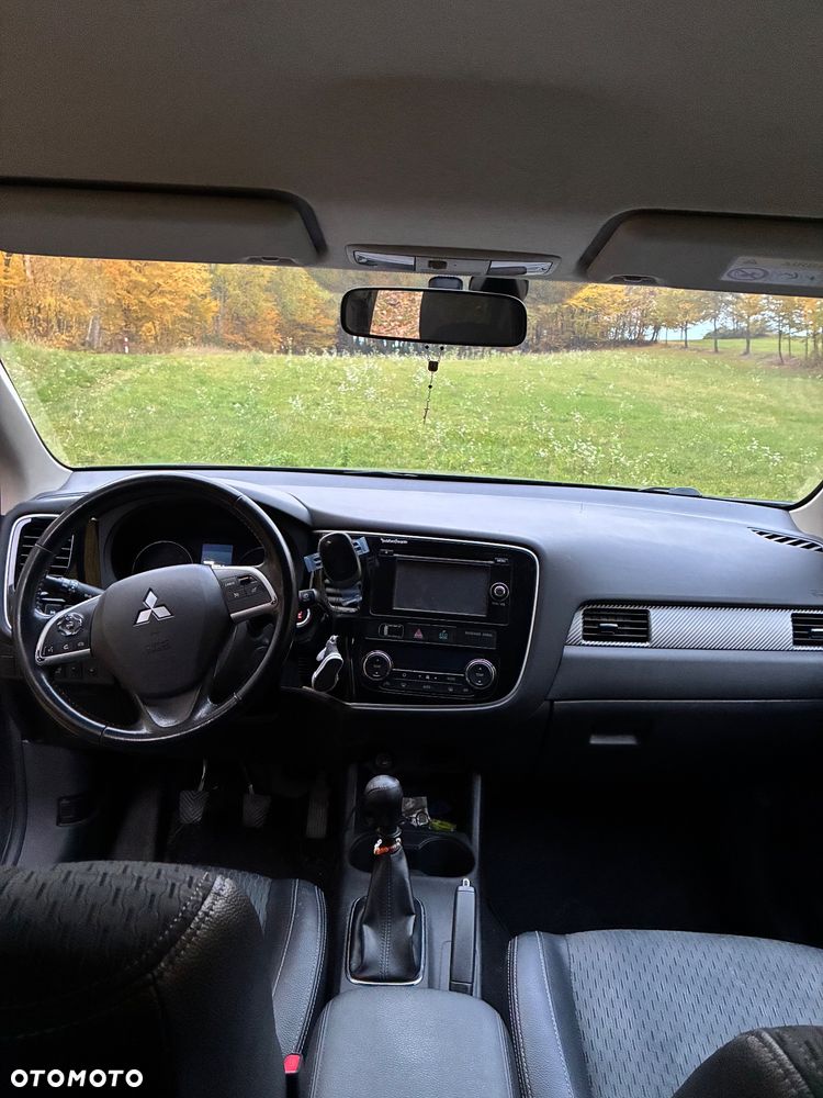 Mitsubishi Outlander - 5