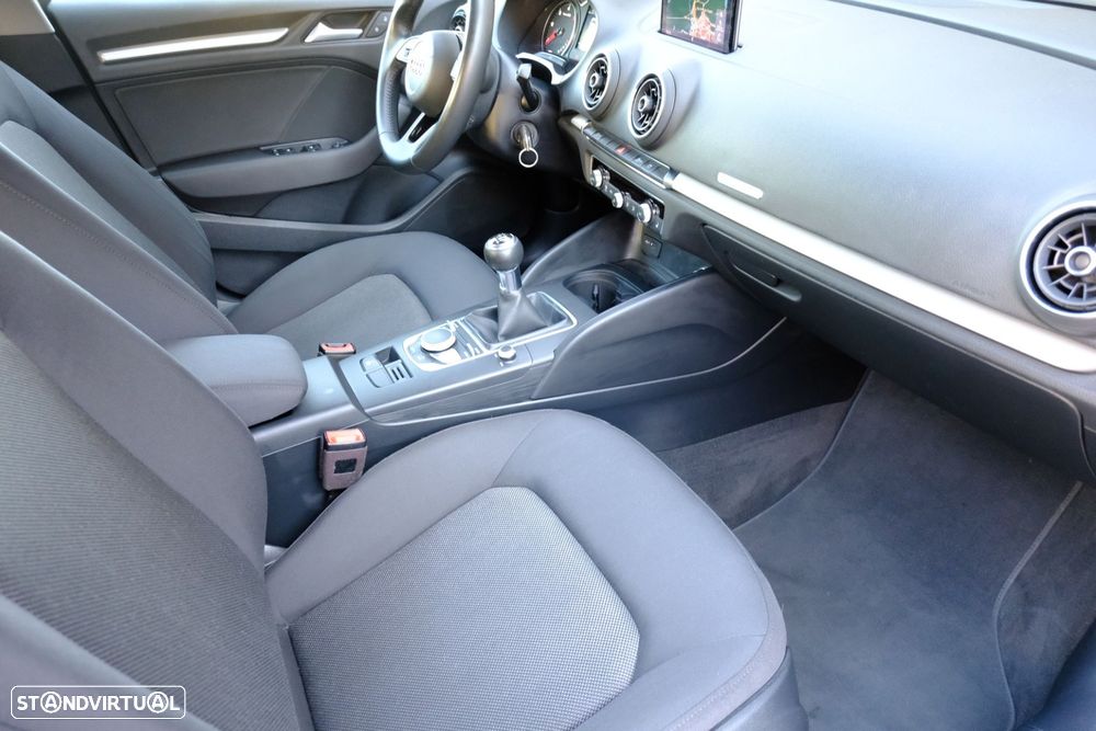 Audi A3 Limousine 1.6 TDI Design - 12