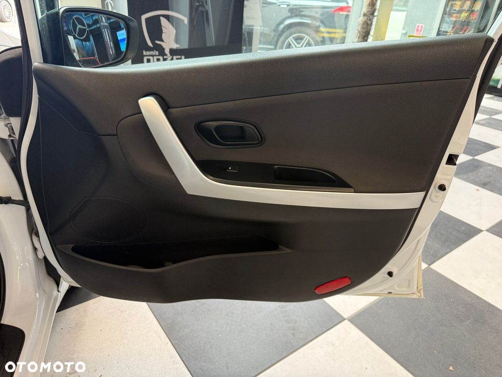 Kia Ceed - 14
