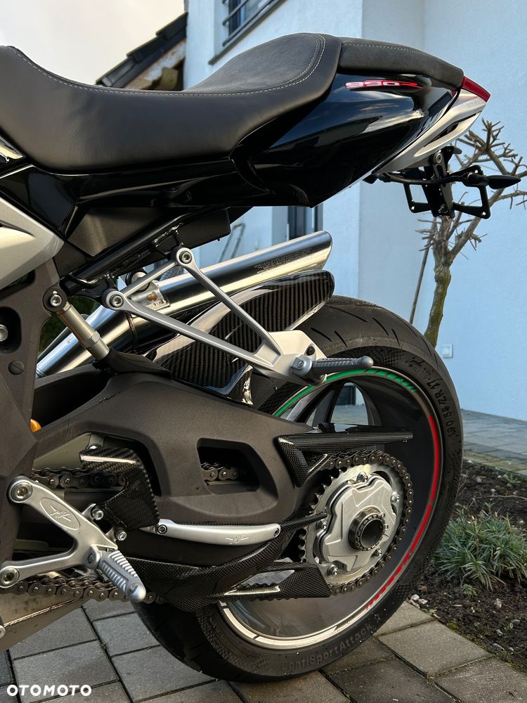 MV AGUSTA Brutale - 9