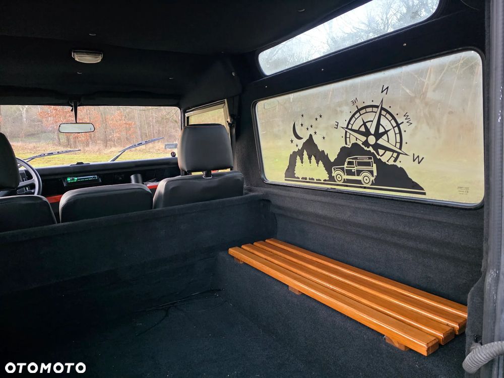 Land Rover Defender - 21