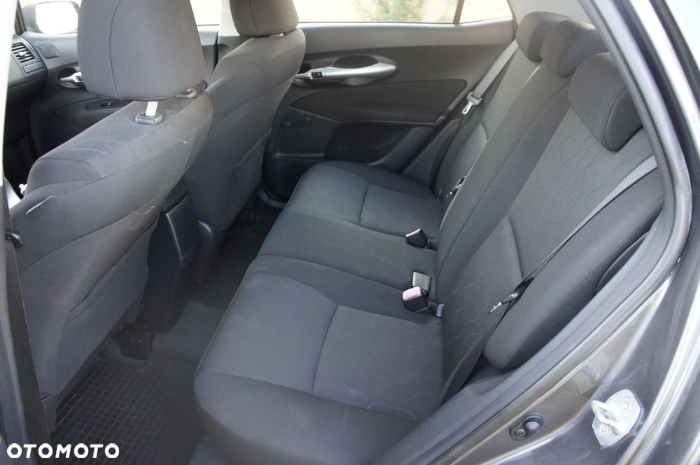 Toyota Auris 1.4 D-4D Luna EU5 - 7