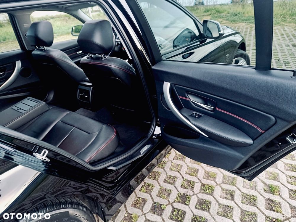 BMW Seria 3 320i xDrive Sport Line - 24