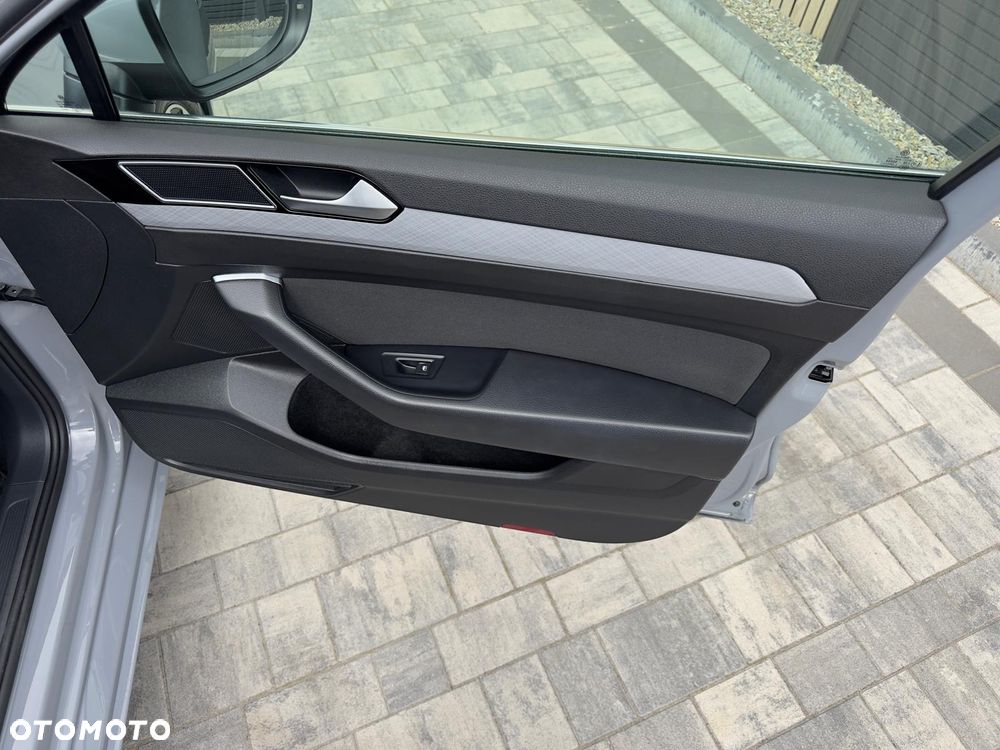 Volkswagen Passat Variant 2.0 TDI Business DSG - 15