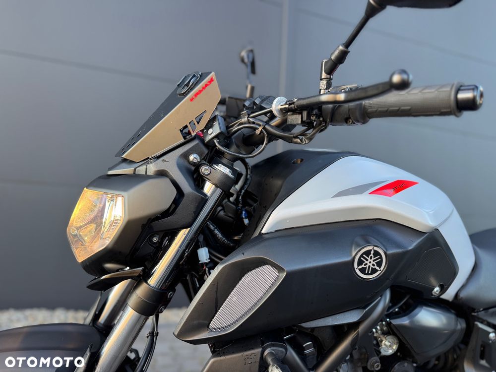 Yamaha MT - 7