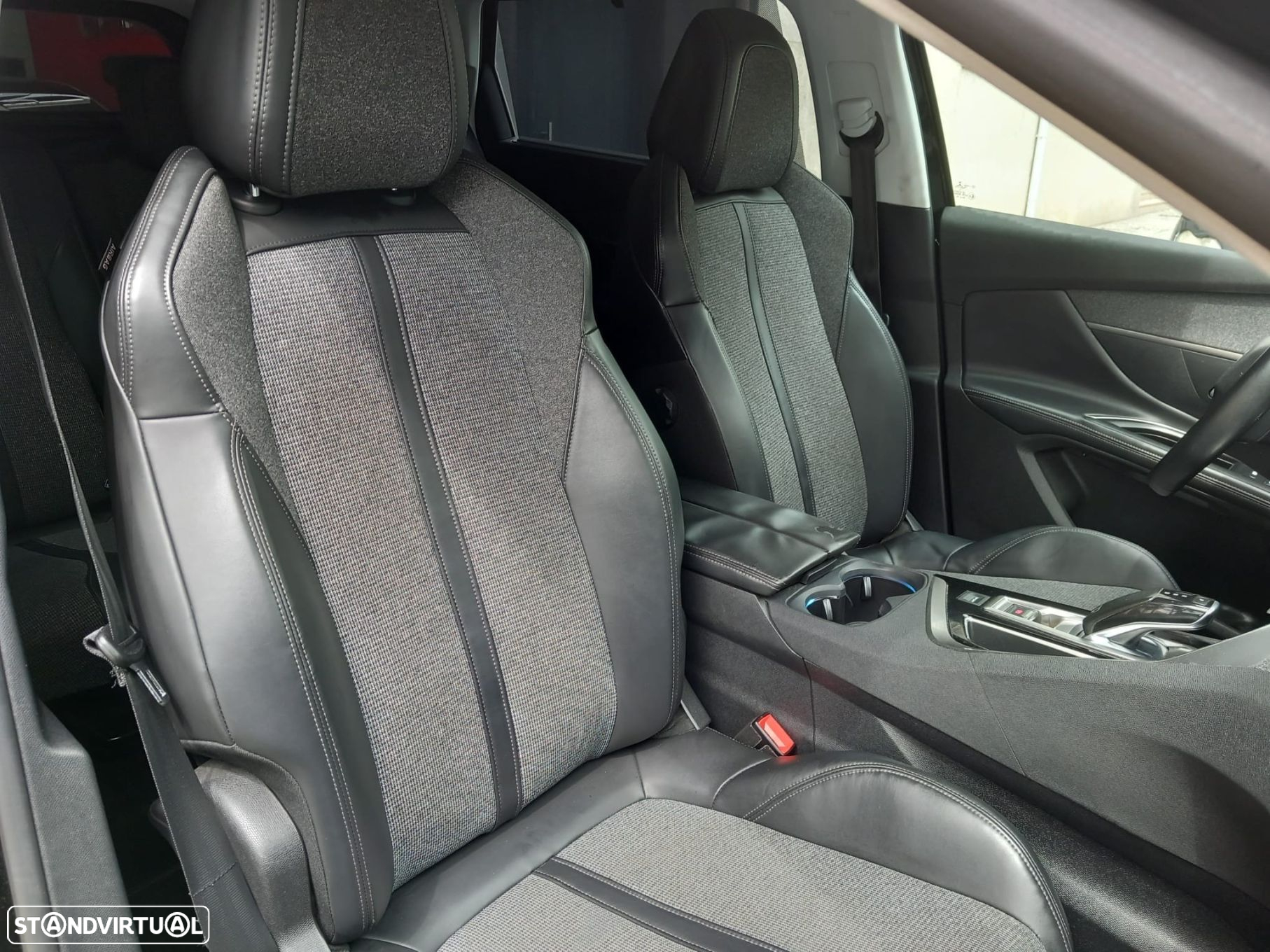 Peugeot 5008 1.5 BlueHDi Allure EAT8 - 22