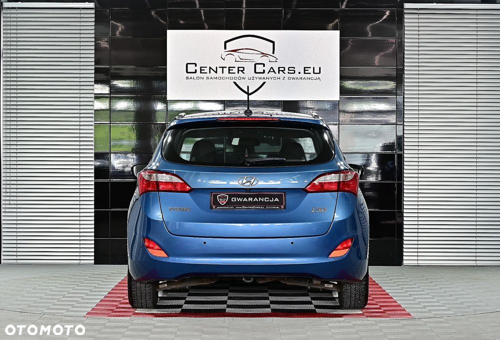 Hyundai i30 blue 1.6 CRDi Trend - 14