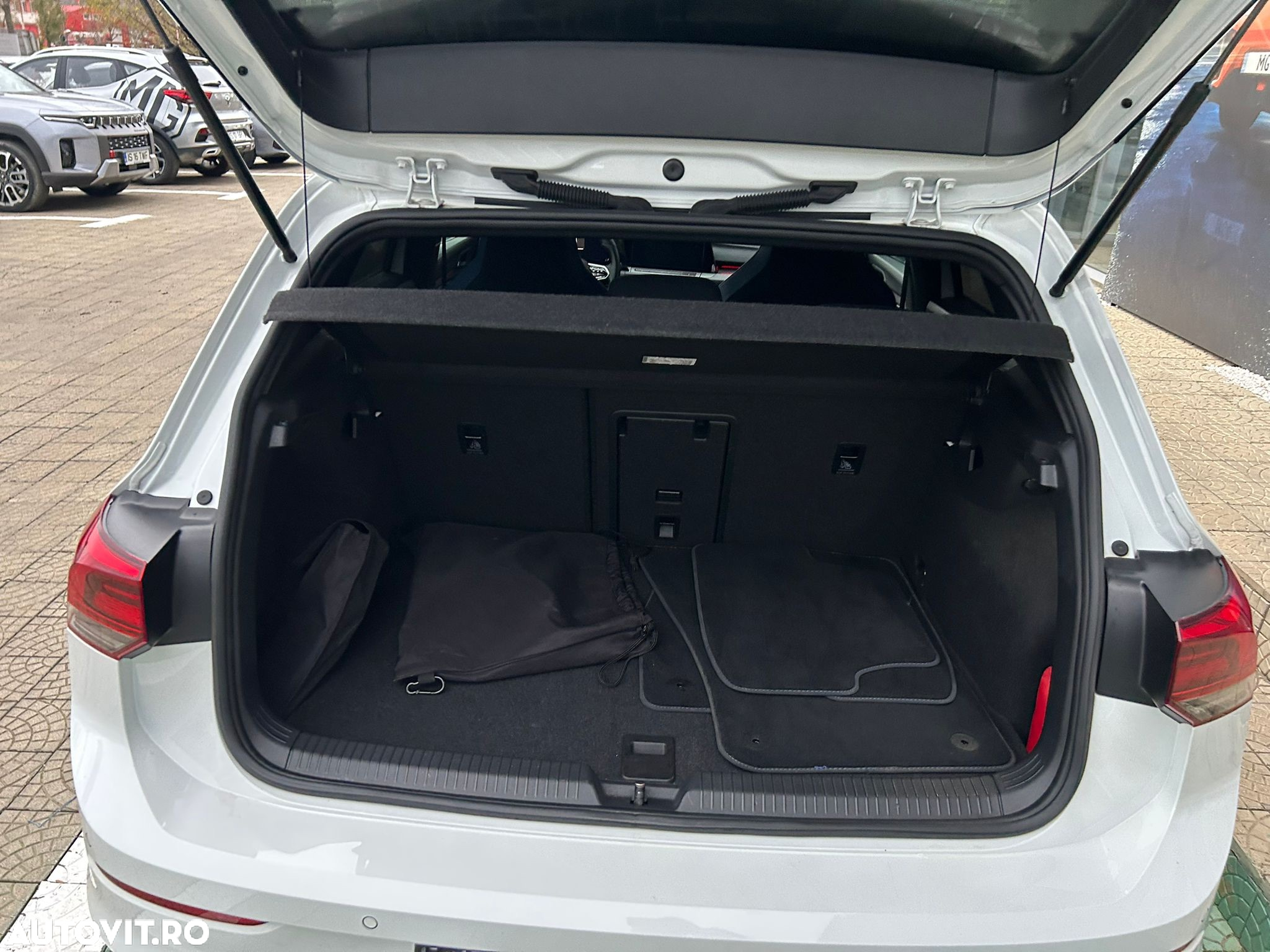 Volkswagen Golf 1.5 eHybrid OPF DSG GTE - 8