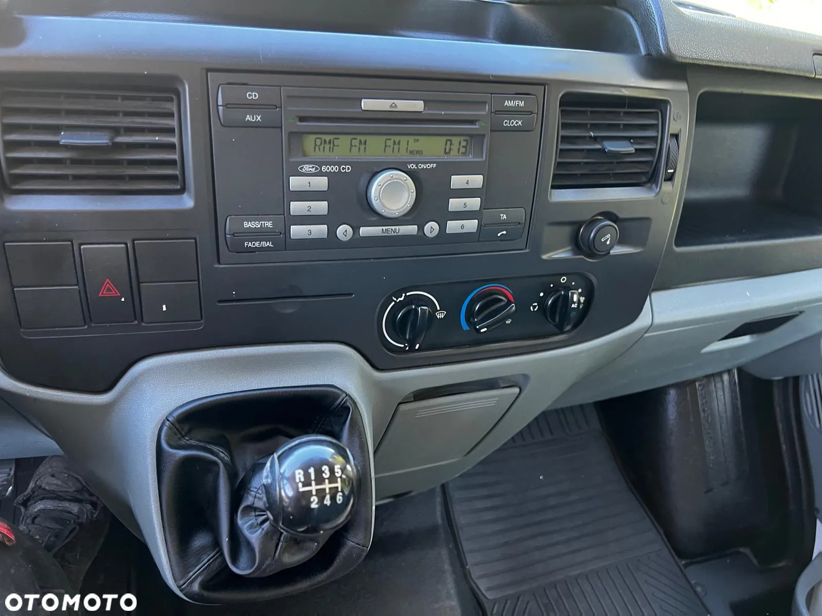 Ford Transit - 12