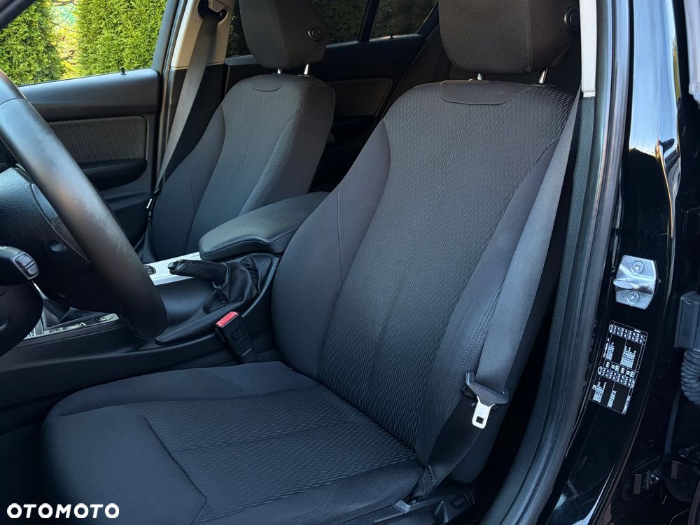 BMW Seria 3 320d - 25