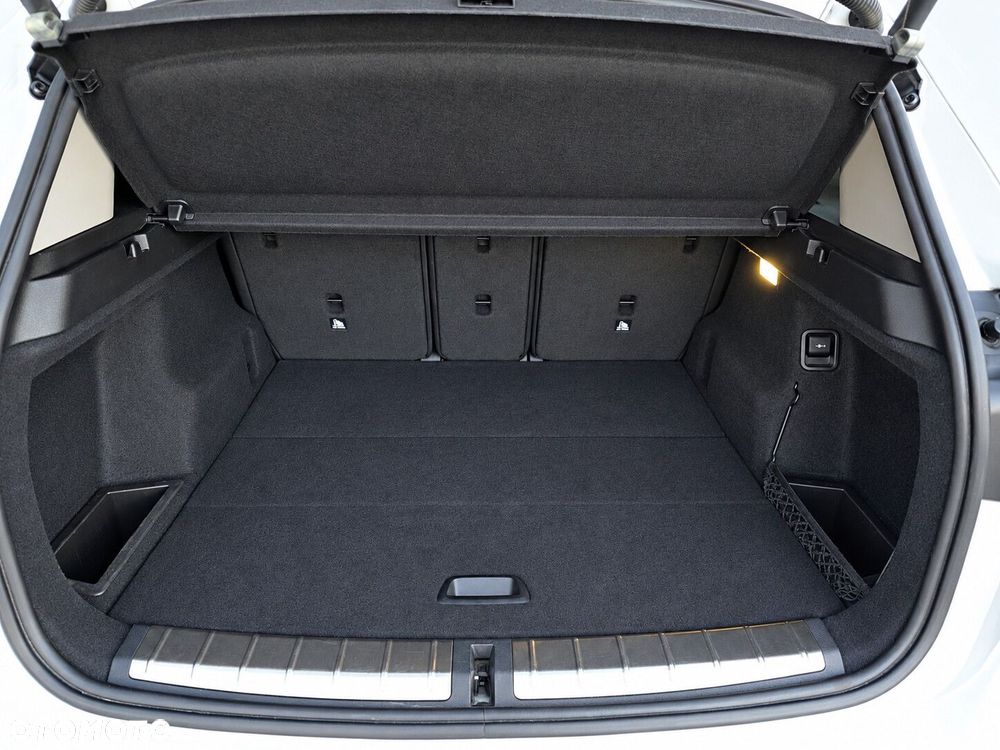 BMW X1 sDrive18i Sport Line - 29