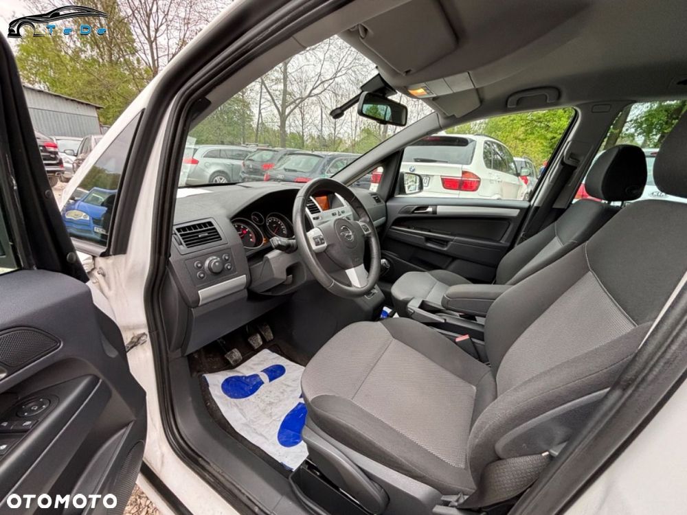 Opel Zafira - 14