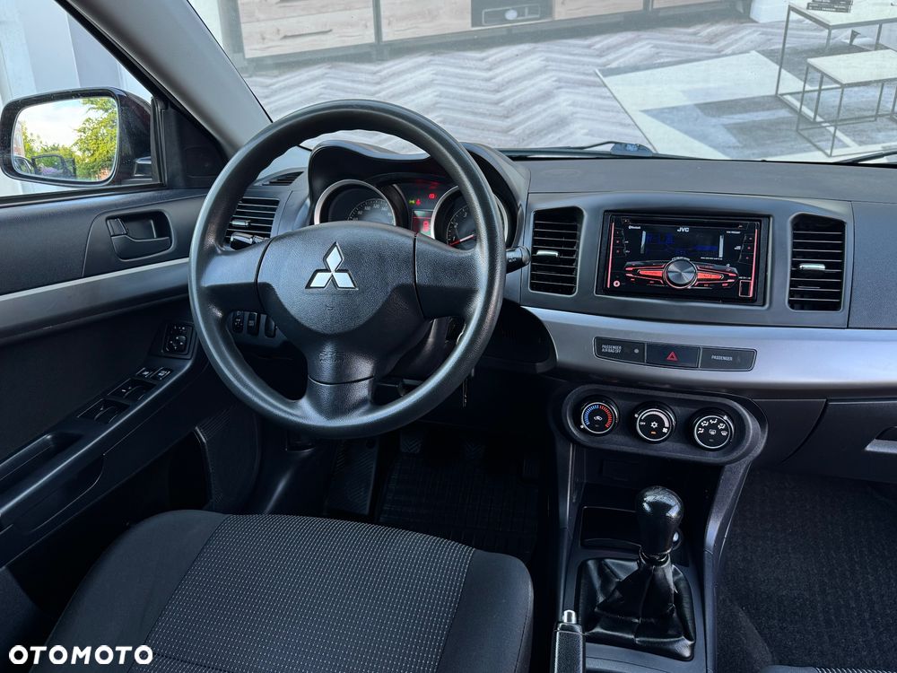 Mitsubishi Lancer - 12