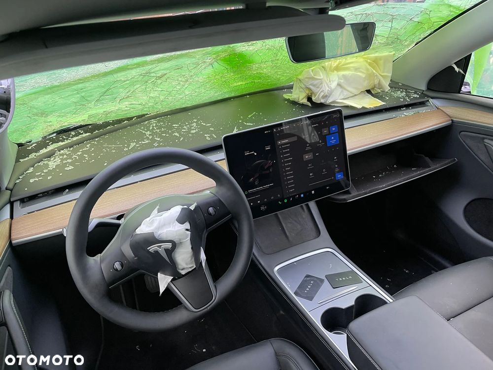 Tesla Y Long Range Dual Motor AWD - 9