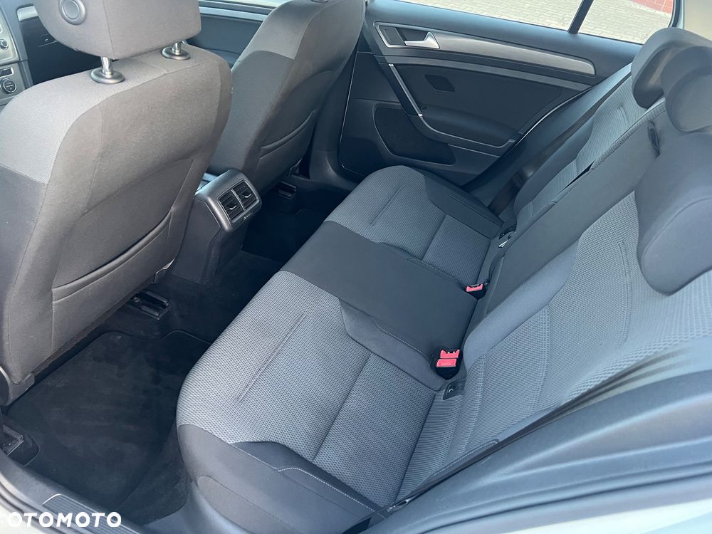 Volkswagen Golf - 14