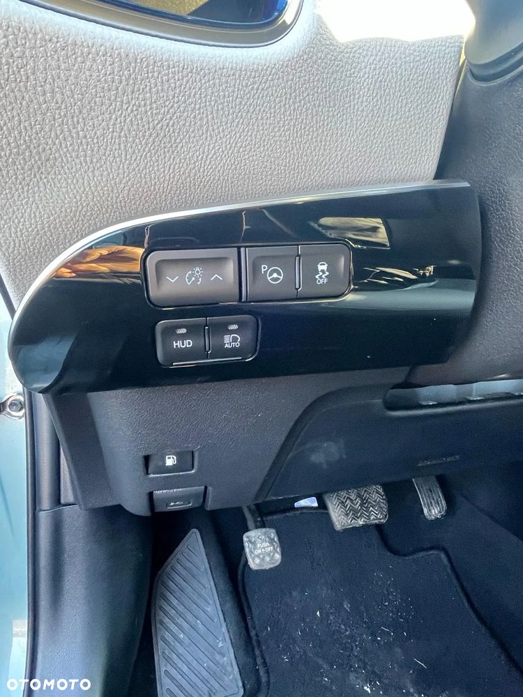 Toyota Prius Hybrid Executive - 29