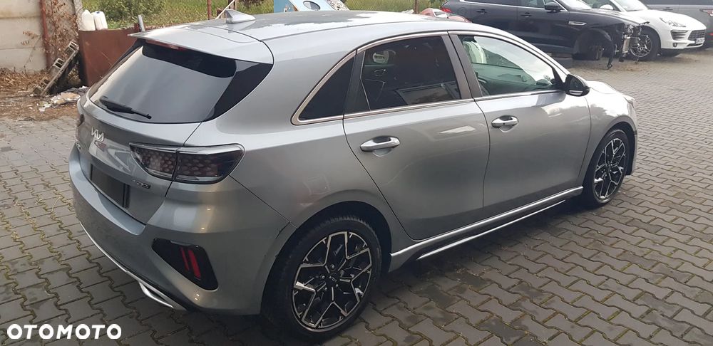 Kia Ceed 1.6 CRDi Eco-Dynamics+ (48V Mild-Hybrid) DCT7 GT Line - 12