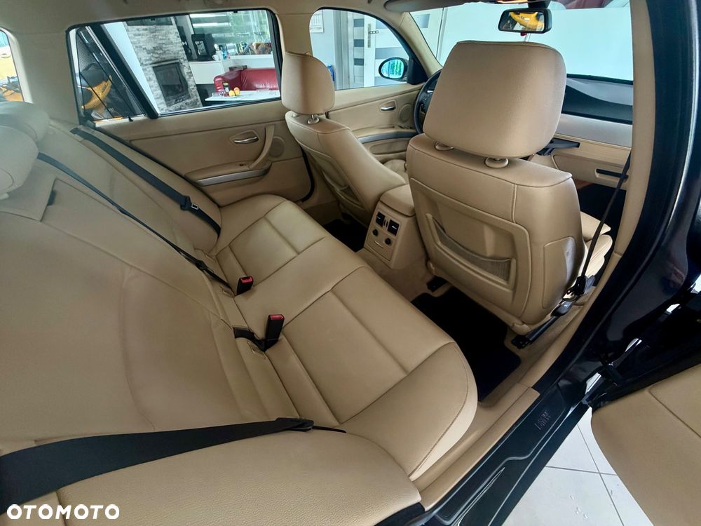 BMW Seria 3 - 32
