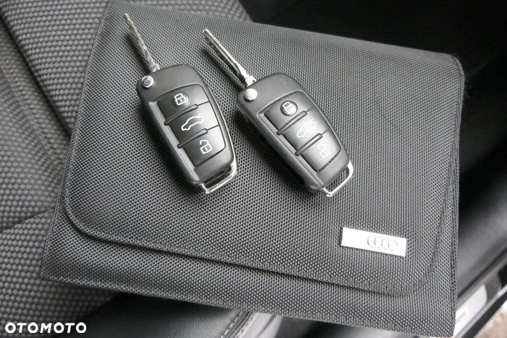 Audi A3 Sportback 2.0 TDI S tronic S line Sportpaket - 17