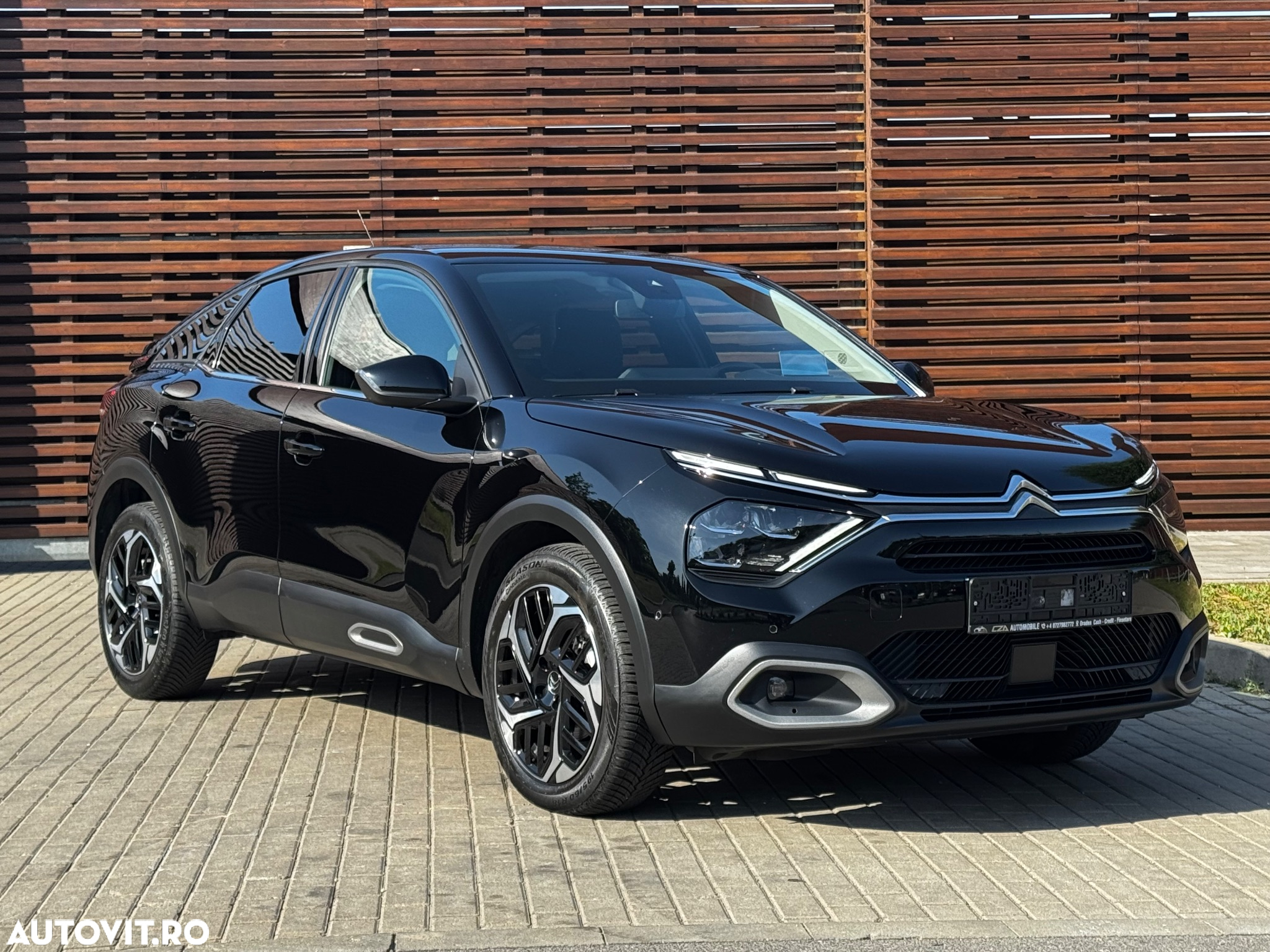 Citroën C4 1.2 PureTech S&S EAT8 Shine - 6