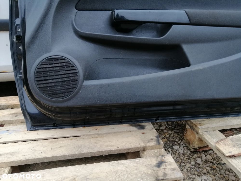 Opel Corsa D 3D drzwi prawe kompletne kod lakieru Z20R Z2HU bez korozji - 9
